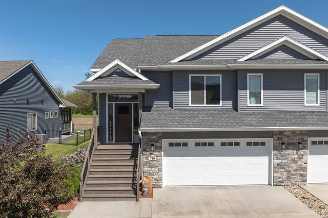 710 Brook Ridge Avenue, North Liberty, IA 52317