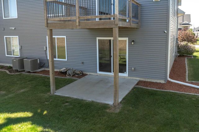 710 Brook Ridge Avenue, North Liberty, IA 52317