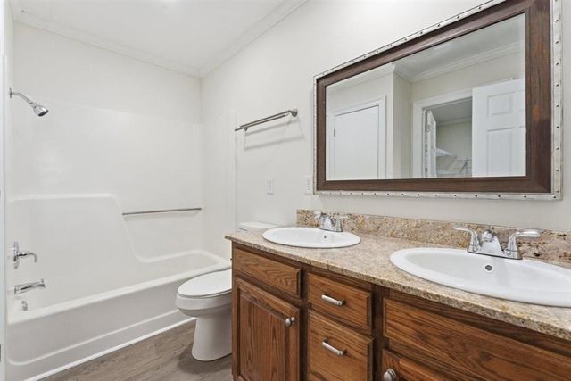 2504 Bonito Drive, Lake Charles, LA 70605