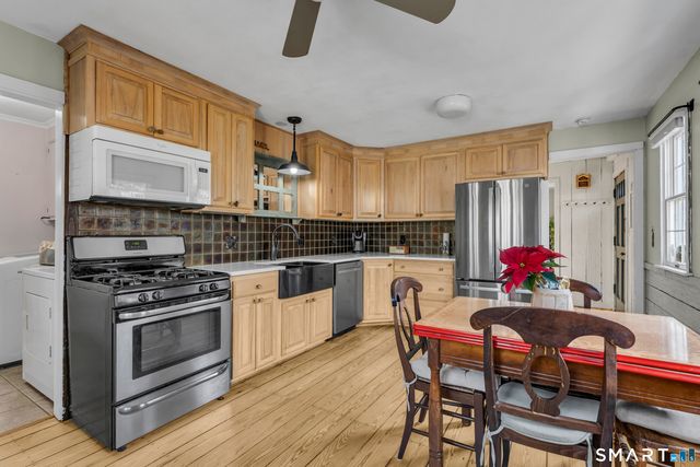 5 Attawan Avenue, East Lyme, CT 06357