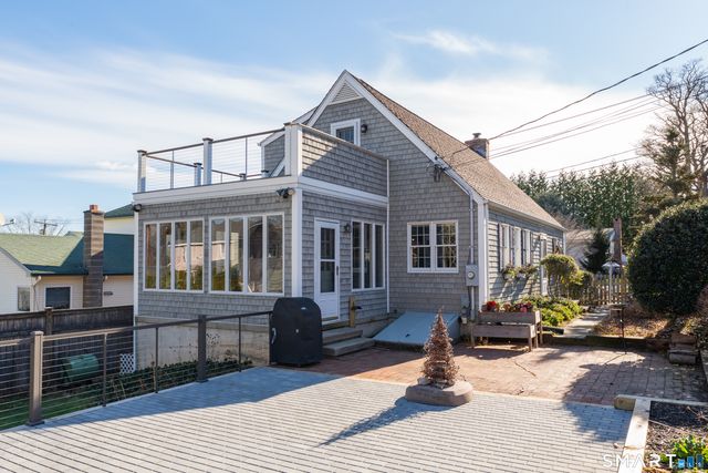 5 Attawan Avenue, East Lyme, CT 06357