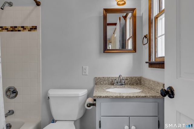 5 Attawan Avenue, East Lyme, CT 06357