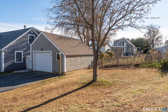 5 Attawan Avenue, East Lyme, CT 06357