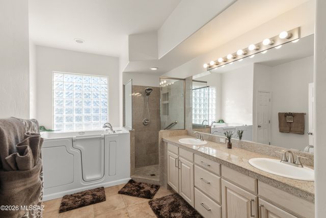 8738 E Bear Paw Place, Tucson, AZ 85749