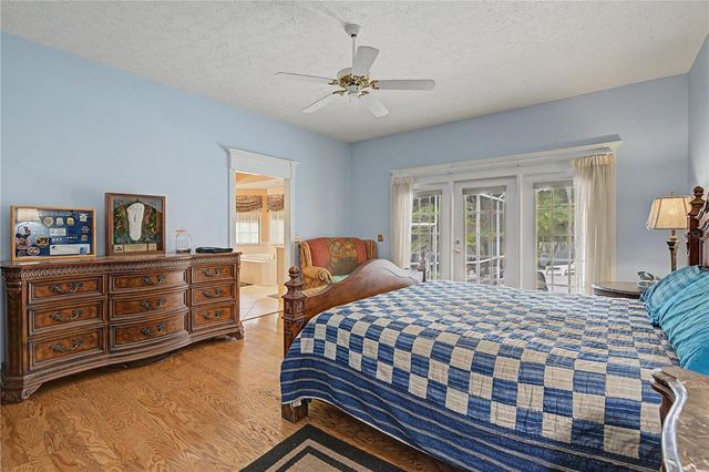 2004 OAKWOOD KNOLL COURT, Valrico, FL 33596