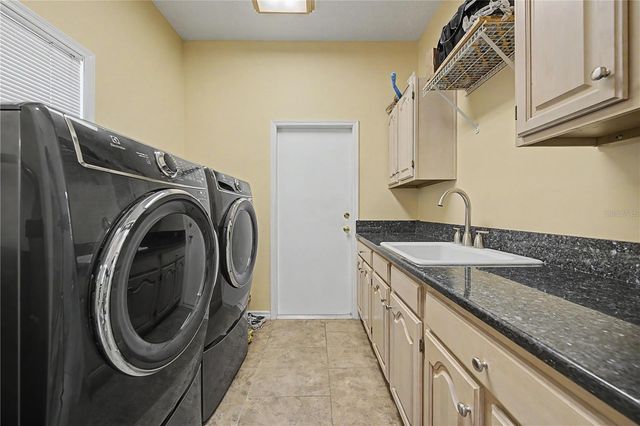 2004 OAKWOOD KNOLL COURT, Valrico, FL 33596