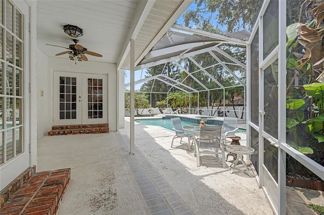 2004 OAKWOOD KNOLL COURT, Valrico, FL 33596