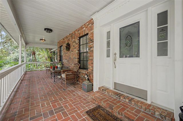 2004 OAKWOOD KNOLL COURT, Valrico, FL 33596