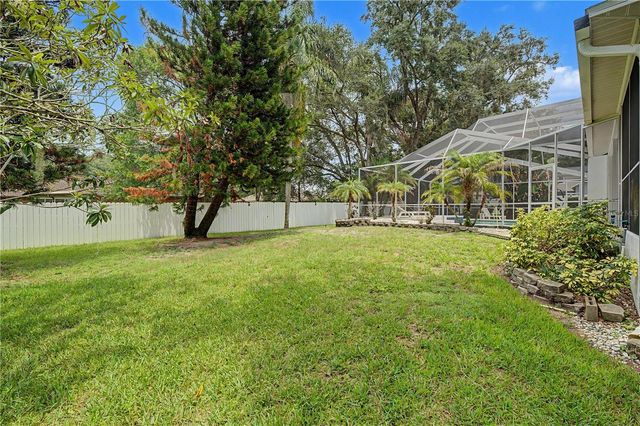 2004 OAKWOOD KNOLL COURT, Valrico, FL 33596