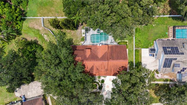 2004 OAKWOOD KNOLL COURT, Valrico, FL 33596