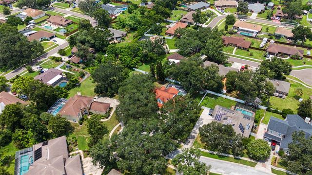 2004 OAKWOOD KNOLL COURT, Valrico, FL 33596