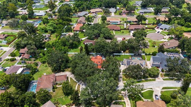2004 OAKWOOD KNOLL COURT, Valrico, FL 33596