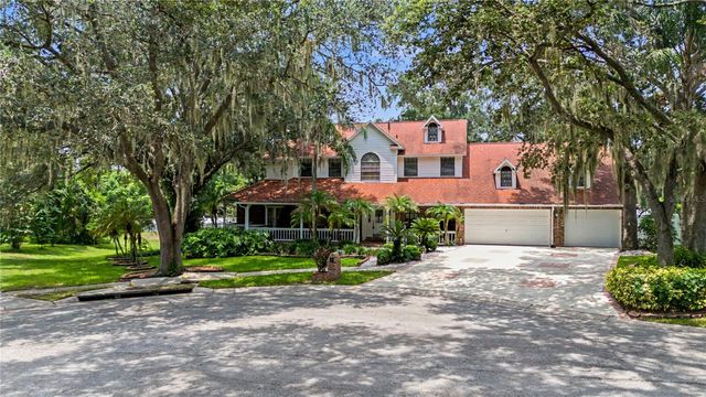 2004 OAKWOOD KNOLL COURT, Valrico, FL 33596