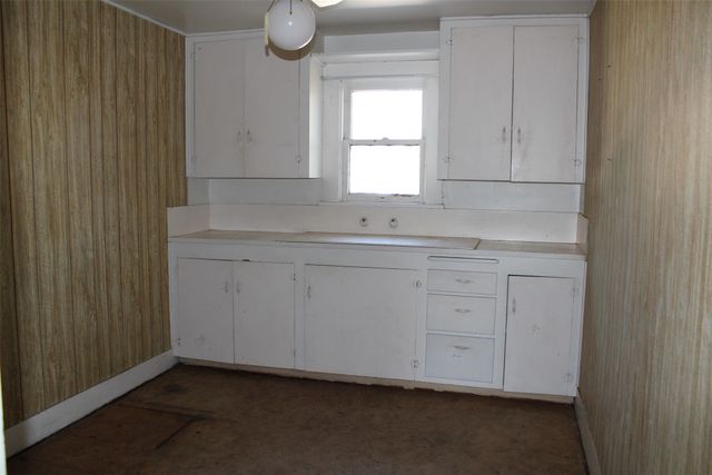 1329 Clarence Street, Haltom City, TX 76117