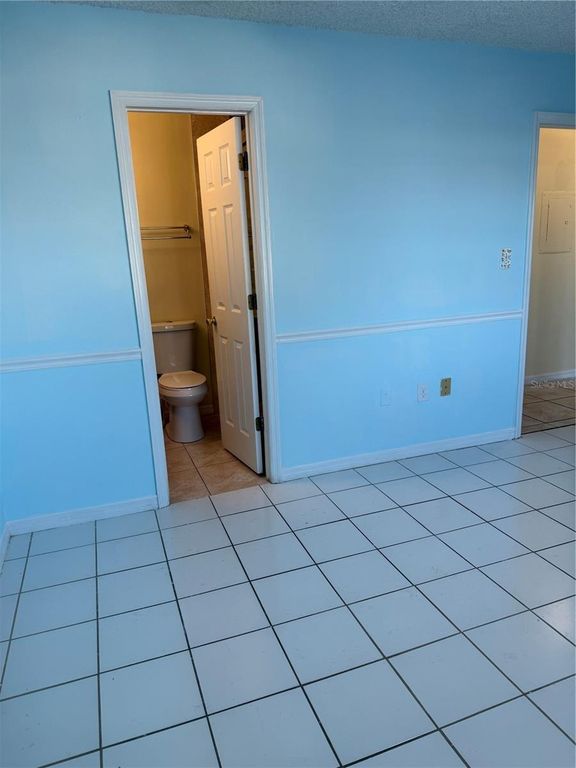 Image 18 of property listing at 4414 N CLARK AVENUE 13, Tampa, FL 33614