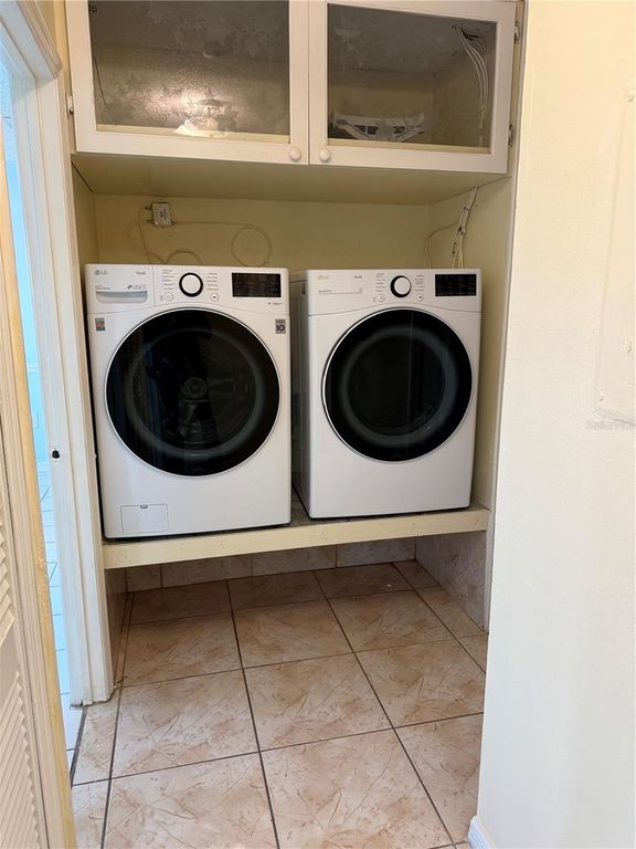 Image 27 of property listing at 4414 N CLARK AVENUE 13, Tampa, FL 33614