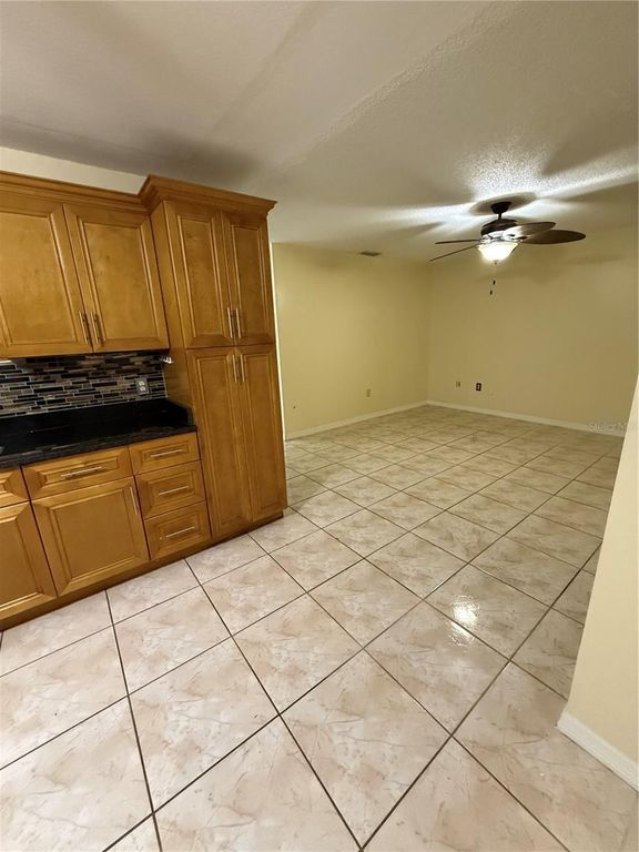 Image 5 of property listing at 4414 N CLARK AVENUE 13, Tampa, FL 33614