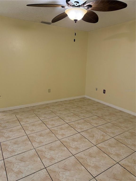 Image 10 of property listing at 4414 N CLARK AVENUE 13, Tampa, FL 33614