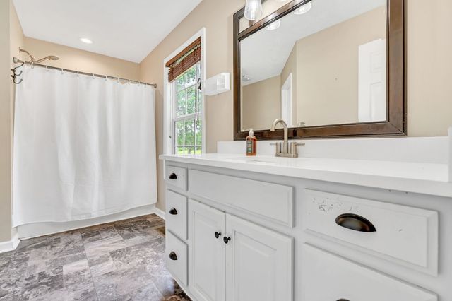 125 Hickory Ridge Ln, Hartsville, TN 37074
