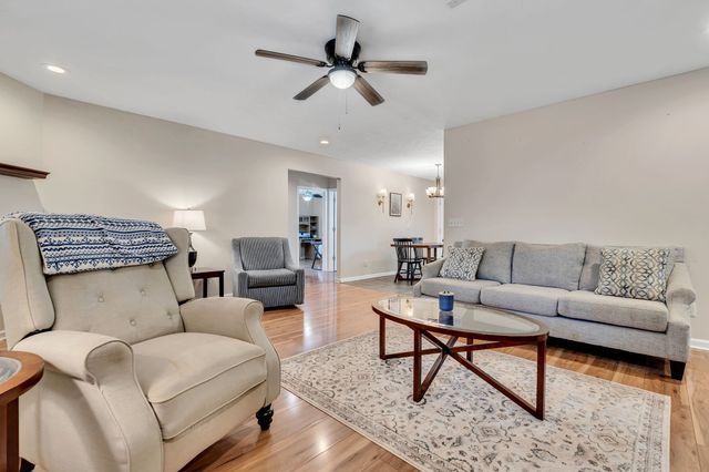 125 Hickory Ridge Ln, Hartsville, TN 37074