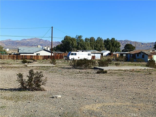 10 Santa Fe Street, Daggett, CA 92327