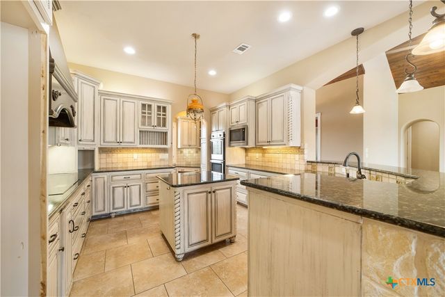 1174 Sapling Spring, New Braunfels, TX 78132