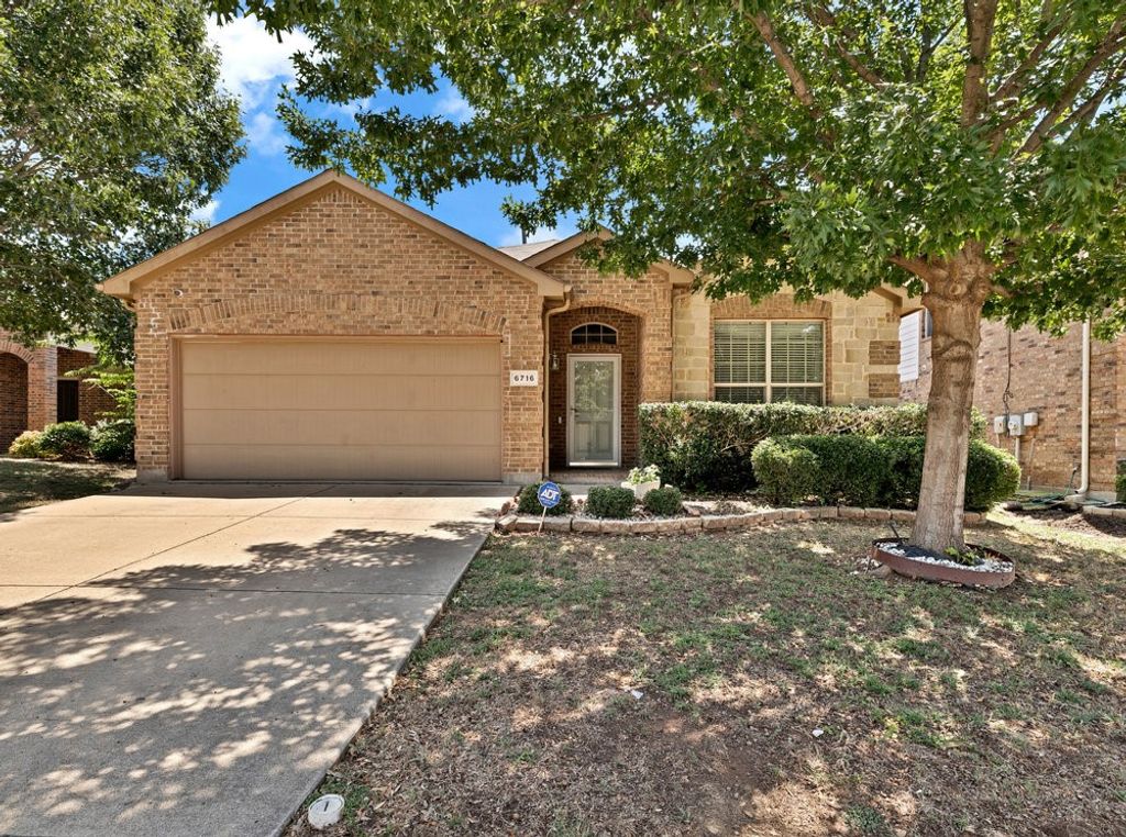 6716 Thaxton Trail, Fort Worth, TX 76137