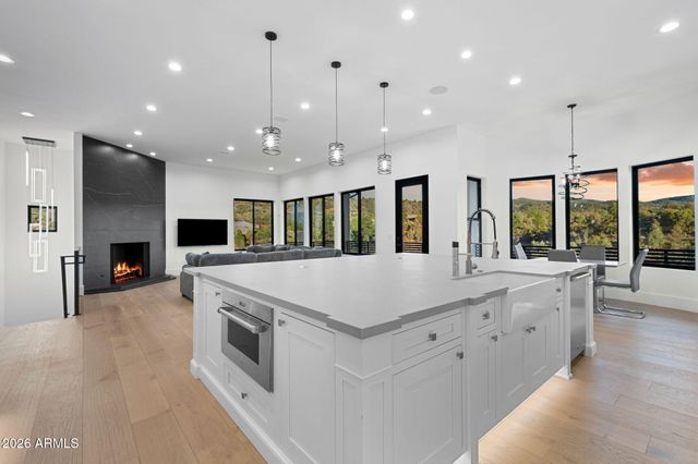 300 N Lynx Creek Road, Prescott, AZ 86303