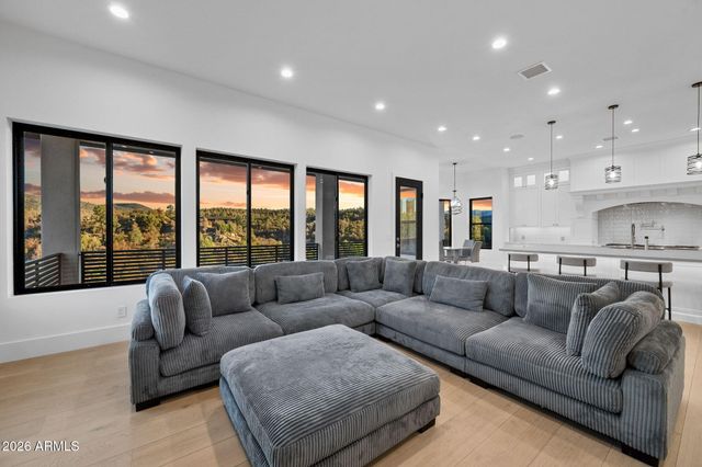 300 N Lynx Creek Road, Prescott, AZ 86303