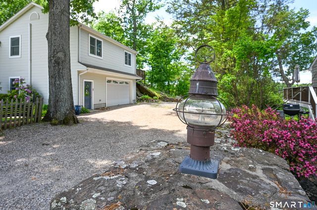 4 Hillside Road, Danbury, CT 06811