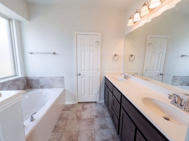 204 Janice Court, Glenn Heights, TX 75154