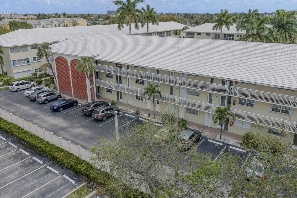 1951 NE 39th Street 337, Lighthouse Point, FL 33064