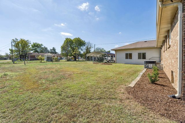 114 Hankins Dr, Lebanon, TN 37087