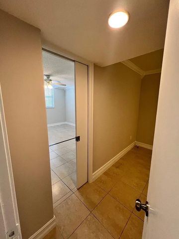 403 NW 68th Ave 202, Plantation, FL 33317