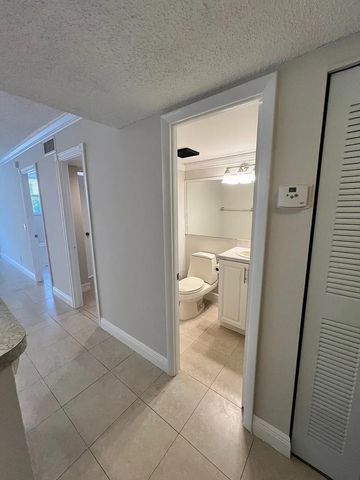 403 NW 68th Ave 202, Plantation, FL 33317