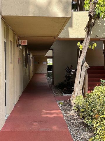 403 NW 68th Ave 202, Plantation, FL 33317