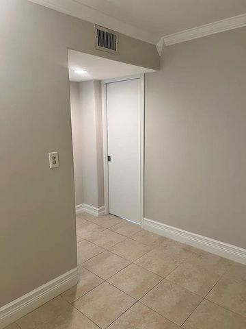 403 NW 68th Ave 202, Plantation, FL 33317