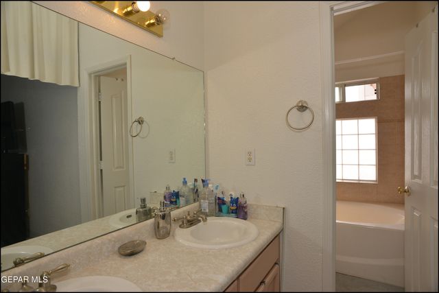 7528 LUZ DE LUMBRE Avenue, El Paso, TX 79912