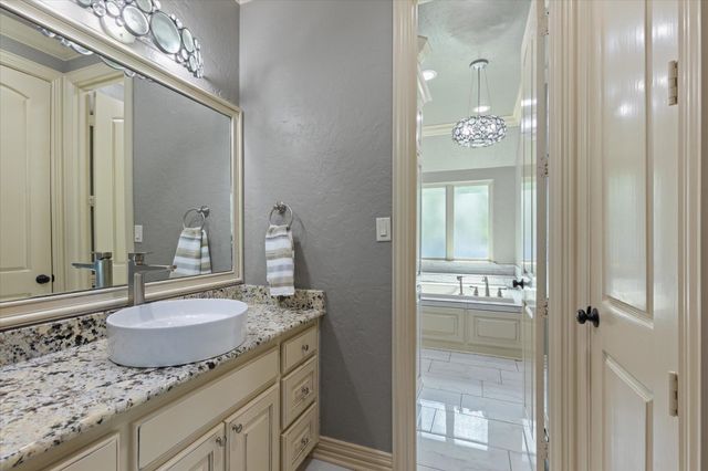 100 Alexis Drive, Longview, TX 75605