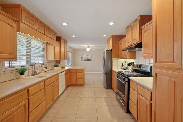 9335 Trenton Way, Stockton, CA 95212