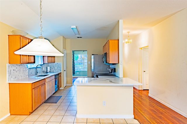 1906 Castaway Drive, Dallas, TX 75051