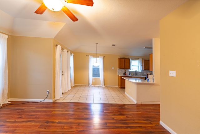 1906 Castaway Drive, Dallas, TX 75051