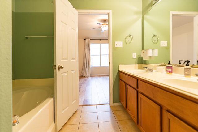 1906 Castaway Drive, Dallas, TX 75051