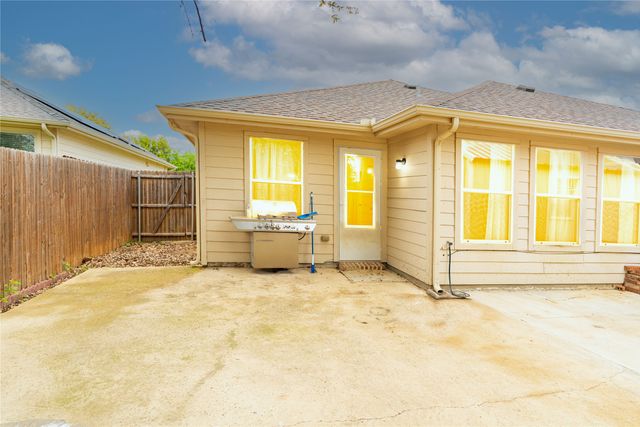 1906 Castaway Drive, Dallas, TX 75051
