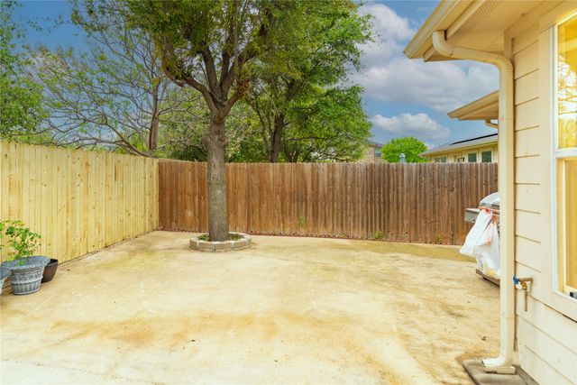 1906 Castaway Drive, Dallas, TX 75051