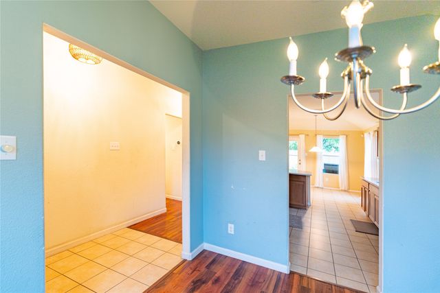 1906 Castaway Drive, Dallas, TX 75051