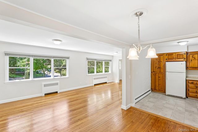 67 Quaker Path, Stony Brook, NY 11790