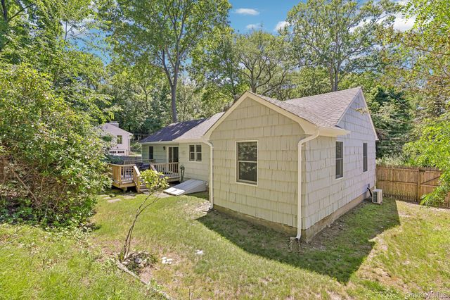 67 Quaker Path, Stony Brook, NY 11790