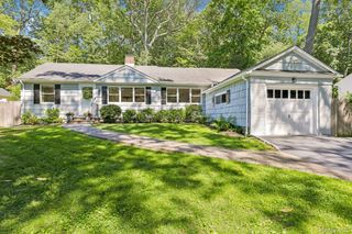67 Quaker Path, Stony Brook, NY 11790