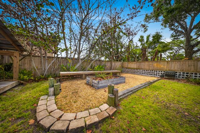 806 S 7th Street, Fort Pierce, FL 34950